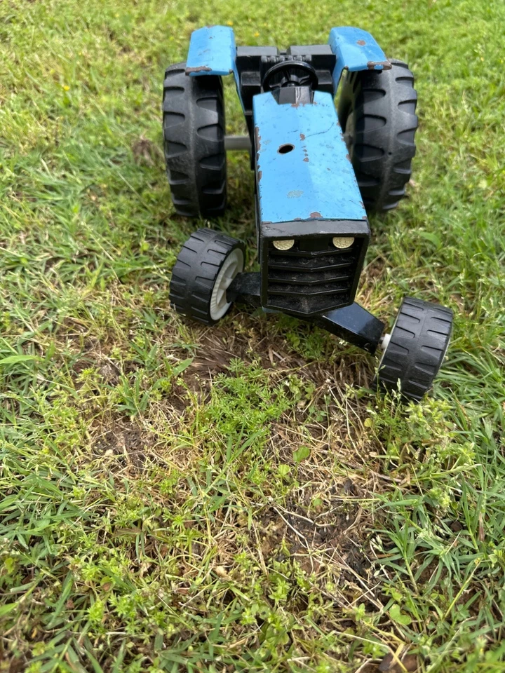 Trator agrícola vintage 1970 Tonka azul modelo #51001 - Imagem 2 de 4