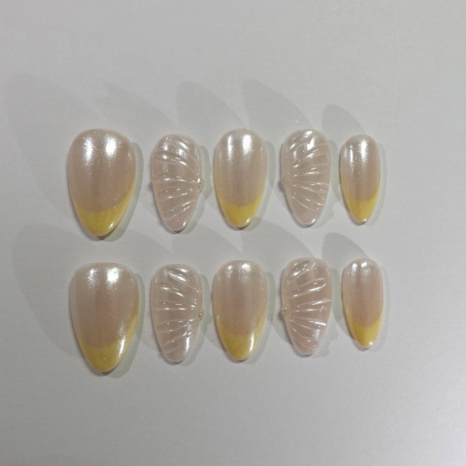 3D Chrome Yellow Nails Press On - Image 2 of 4
