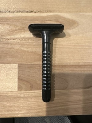 Wilkinson Sword Classic Men's Razor black