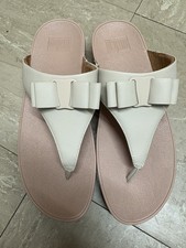 Image of Fitflop Uk 7 Lulu Bow Leather Sandals Beige Toe Post Slip On
