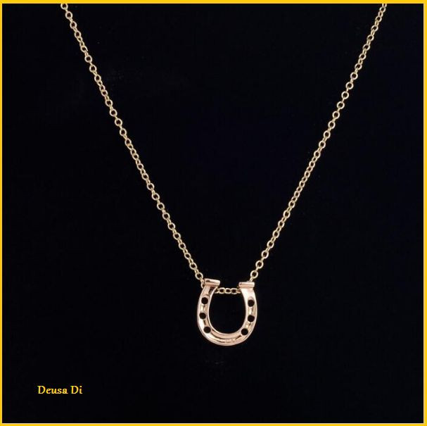 COLLAR,COLGANTE, CON LA HERRADURA DE LA SUERTE BAÑADO DE ORO AMARILLO