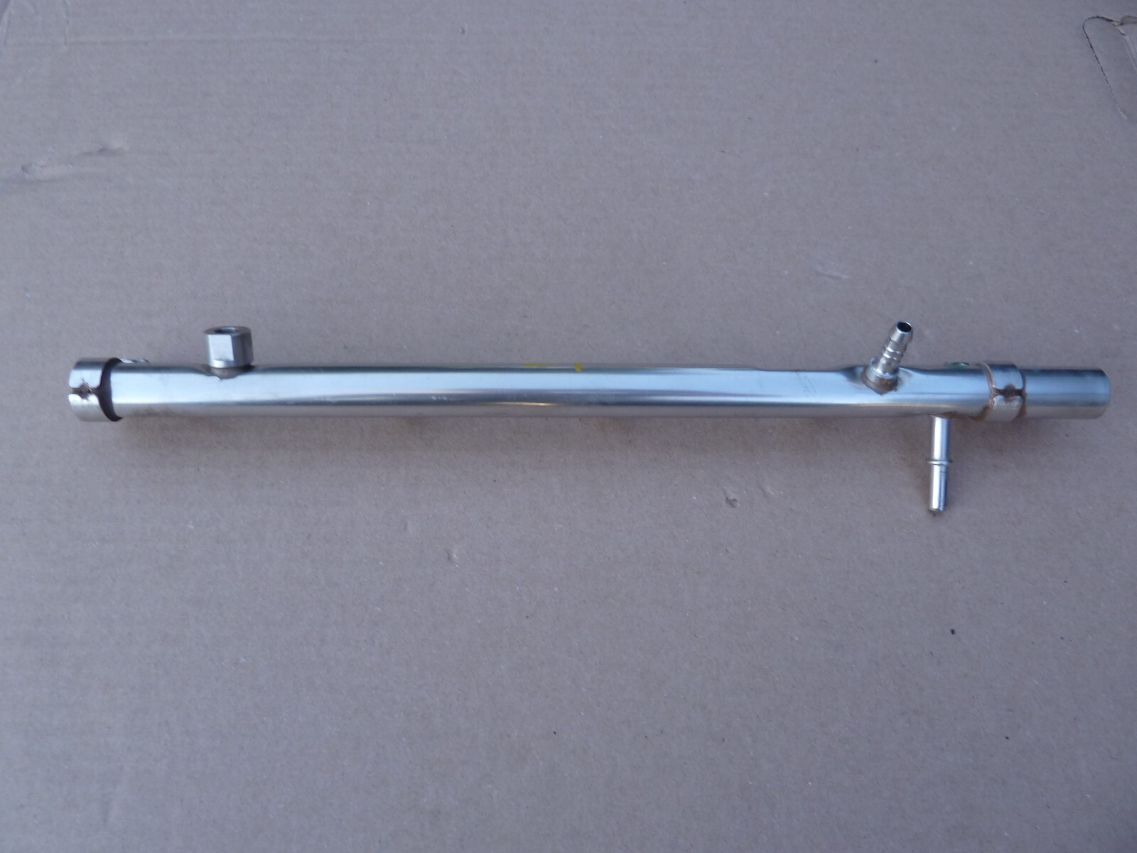 Lamborghini Huracan EVO 5.2 V10 OEM Left Fuel Injector Rail Pressure Pipe R8