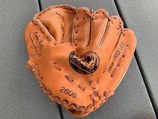 New York Mets VTG #2606 Genuine Cowhide Laced 10.5