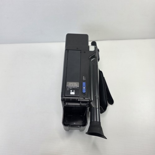 Sony CCD-M7U Video 8 Video Camera Recorder - Picture 8 of 10