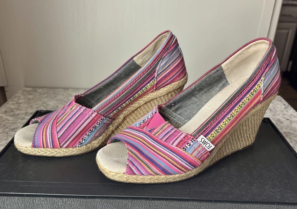 Sandalia de cuña Toms Fucsia Cruz - se ajusta como 6,5 excelente estado cómoda Foto 2 de 4