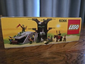 NISB Lego Set 6066 Camouflaged Outpost Forestmen Castle Set From 1987