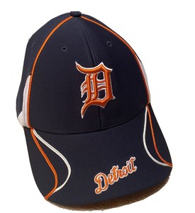 baseball cap curved brim