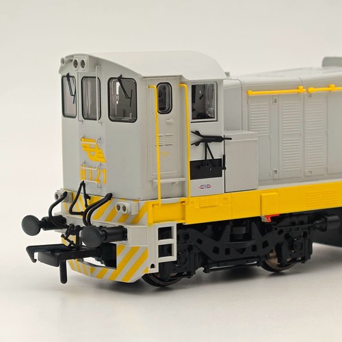 Murphy Models MM0121 1:76 Class 121 Diesel Locomotive B121 in CIE Grey livery - Picture 6 of 12