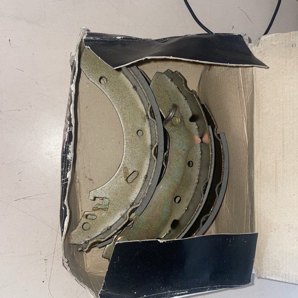 FORD MONDEO REAR BRAKE SHOES 2.0 ltr 93 eBay