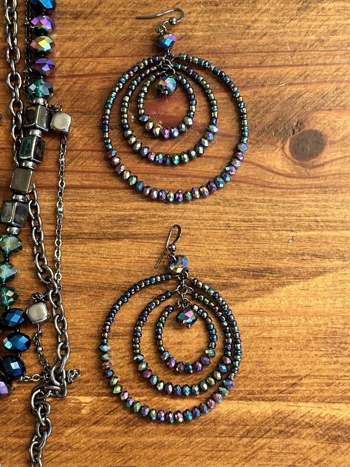 Juego de collar y pendientes de piedra y cuentas de vidrio, cuentas gris plata y oscuras Foto 3 de 4