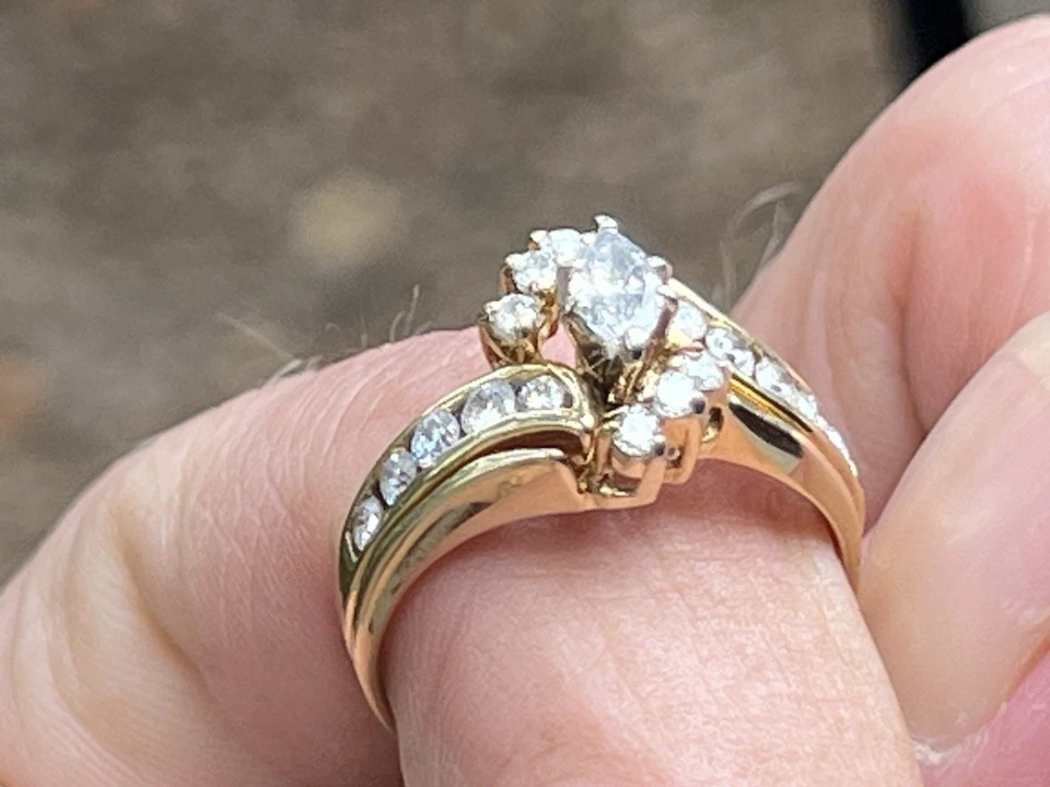 14karat Yellow Gold Diamond Wedding Band. Appraisal Card Included - Image 4 of 4