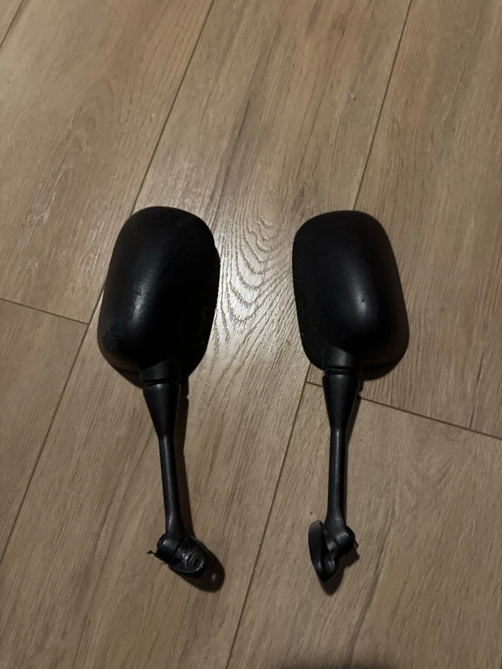 Espejos retrovisores negros izquierda y derecha para Honda CBR 600RR / CBR600RR 2007-2008 Foto 2 de 4