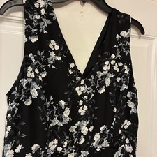 Banana Republic Black Floral Sleeveless Pleated V-Neck Quiet Dress Size 12 Goth