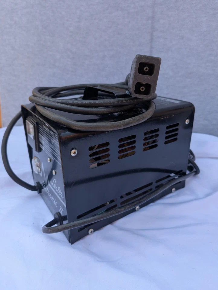 Cargador de batería para carro de golf Lester Lestronic II 36V - Modelo 19300 - Probado funciona Foto 4 de 4