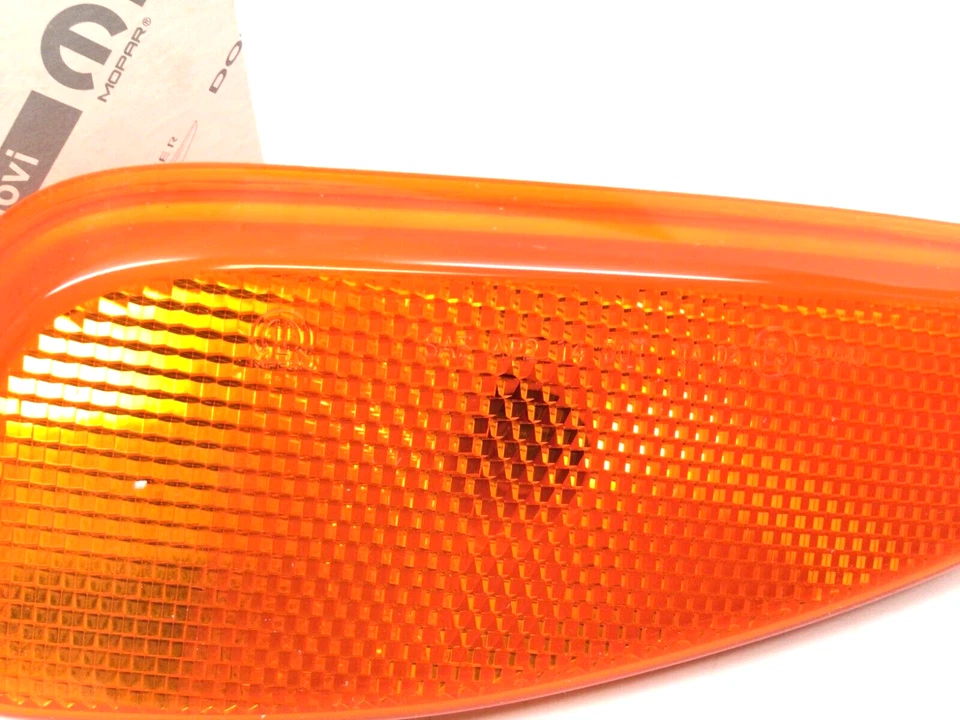 Jeep Renegade 2015-2022 pasajero delantero marcador lateral luz señal de giro nuevo OEM Foto 2 de 4