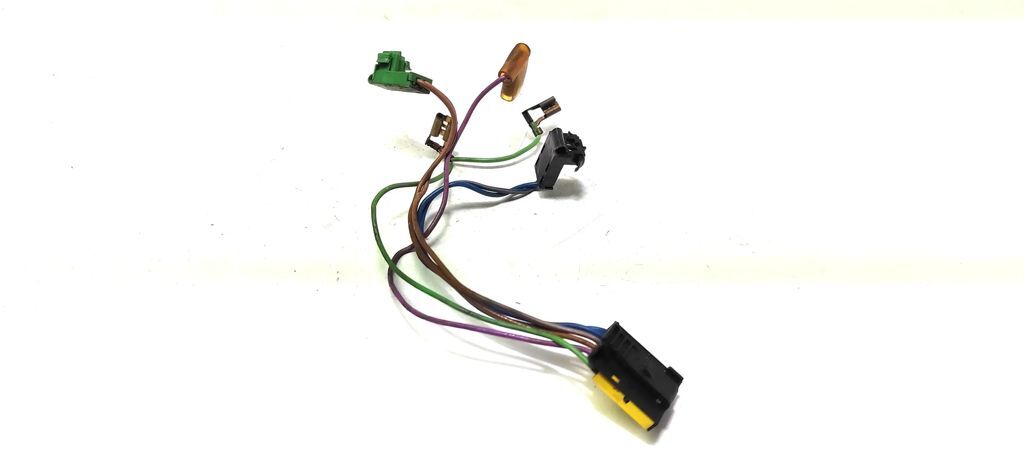 BMW X3 Series E83 LCI Steering Wheel Wiring Plug 8377092 for sale 