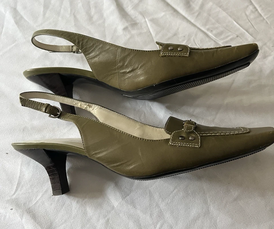 BANDOLINO 橄榄皮吊带方头中跟凉鞋 9 — 第 3/4 张图片