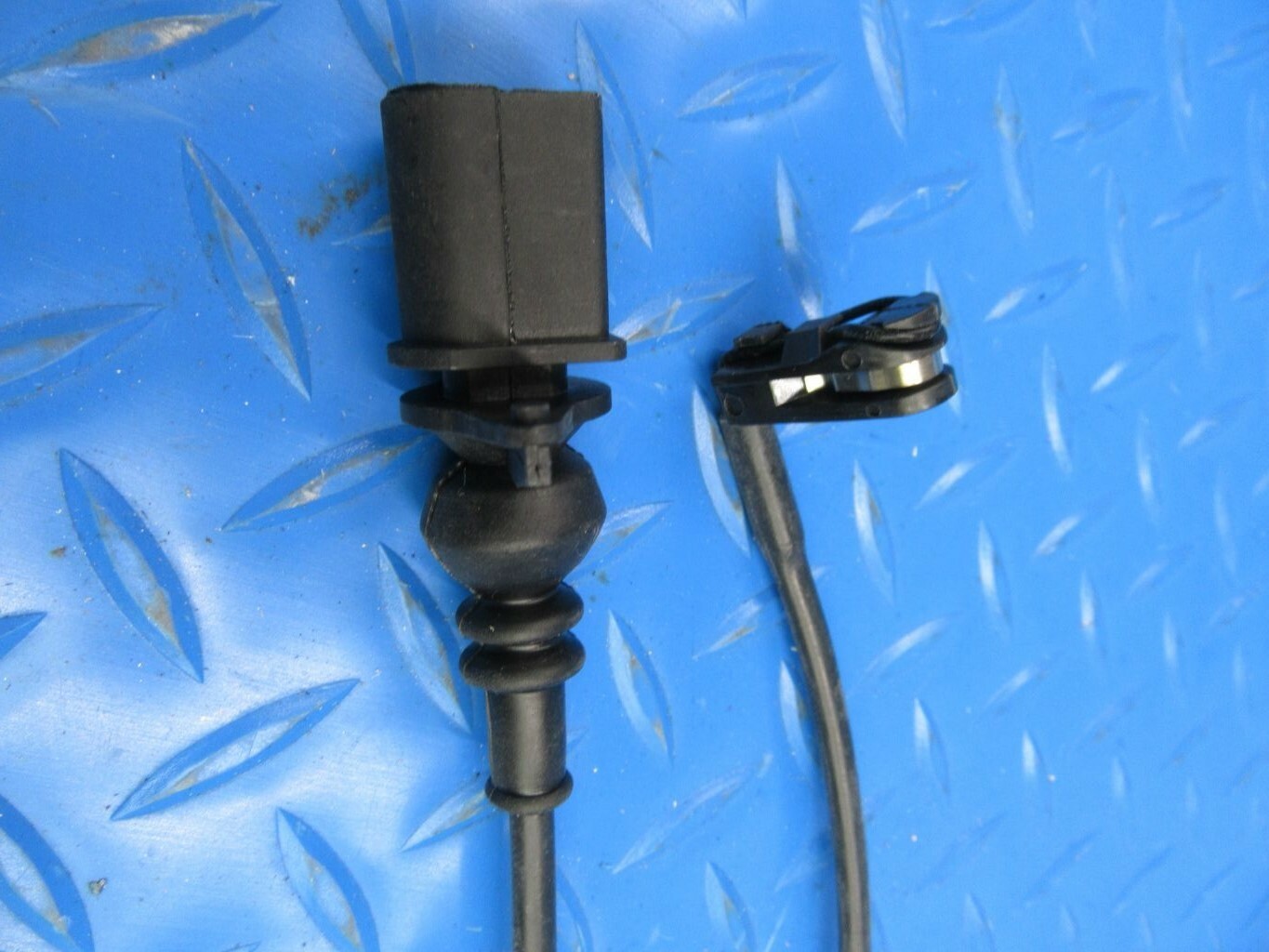 Bentley Bentayga rear brake pads wear sensors 2pcs TopEuro #7789