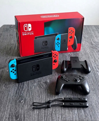 Nintendo Switch schwarz mit Joy-Con Rot/Blau, Dock, Pro Controller