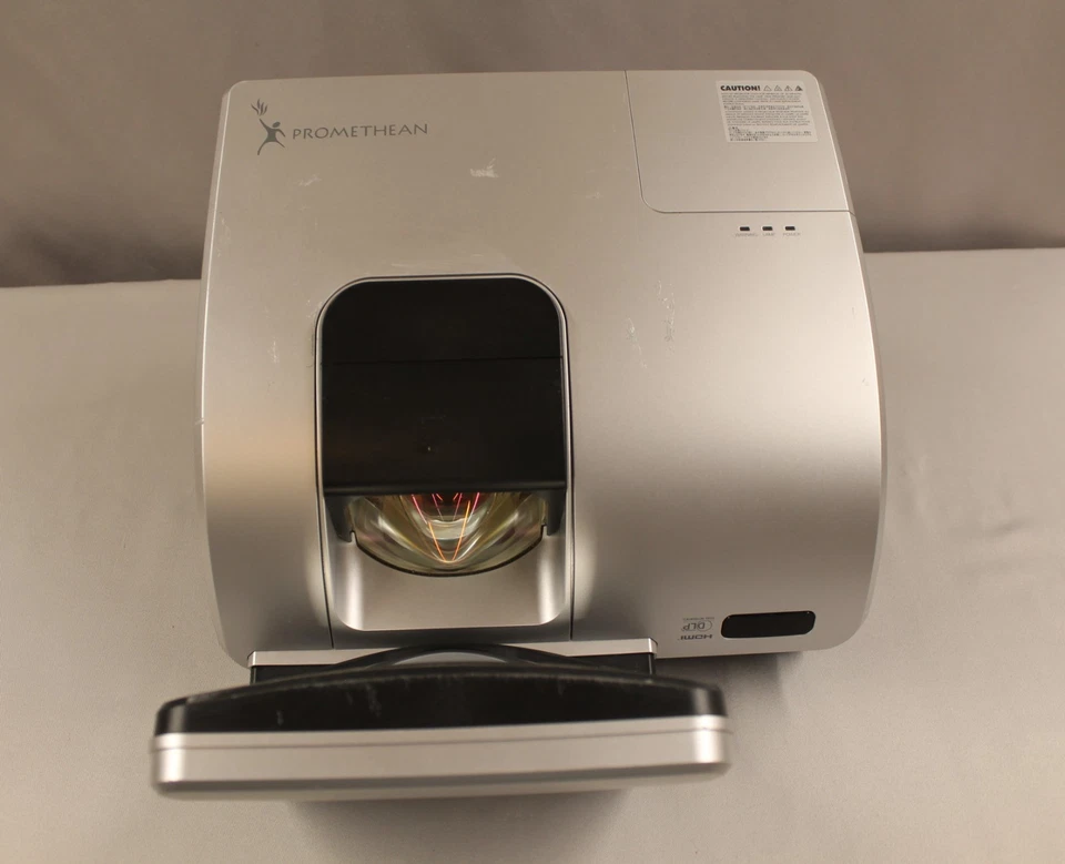 Proyector Promethean EST-P1 DLP de corto alcance HDMI (945 horas) con accesorios - PROBADO Foto 3 de 4