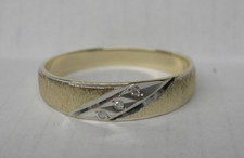 MENS 10K SOLID GOLD DIAMOND WEDDING BAND RING 2.5 GRAMS SIZE 7.75