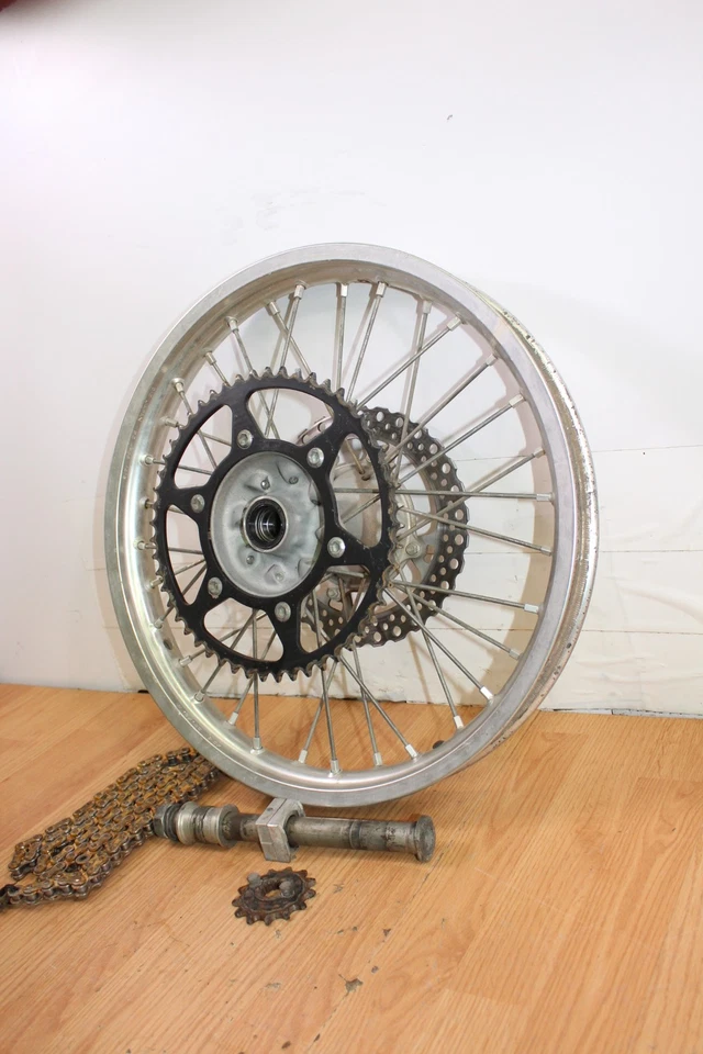 Conjunto de rueda trasera Honda CRF250R 2008 con eje, cadena y piñón Foto 3 de 4