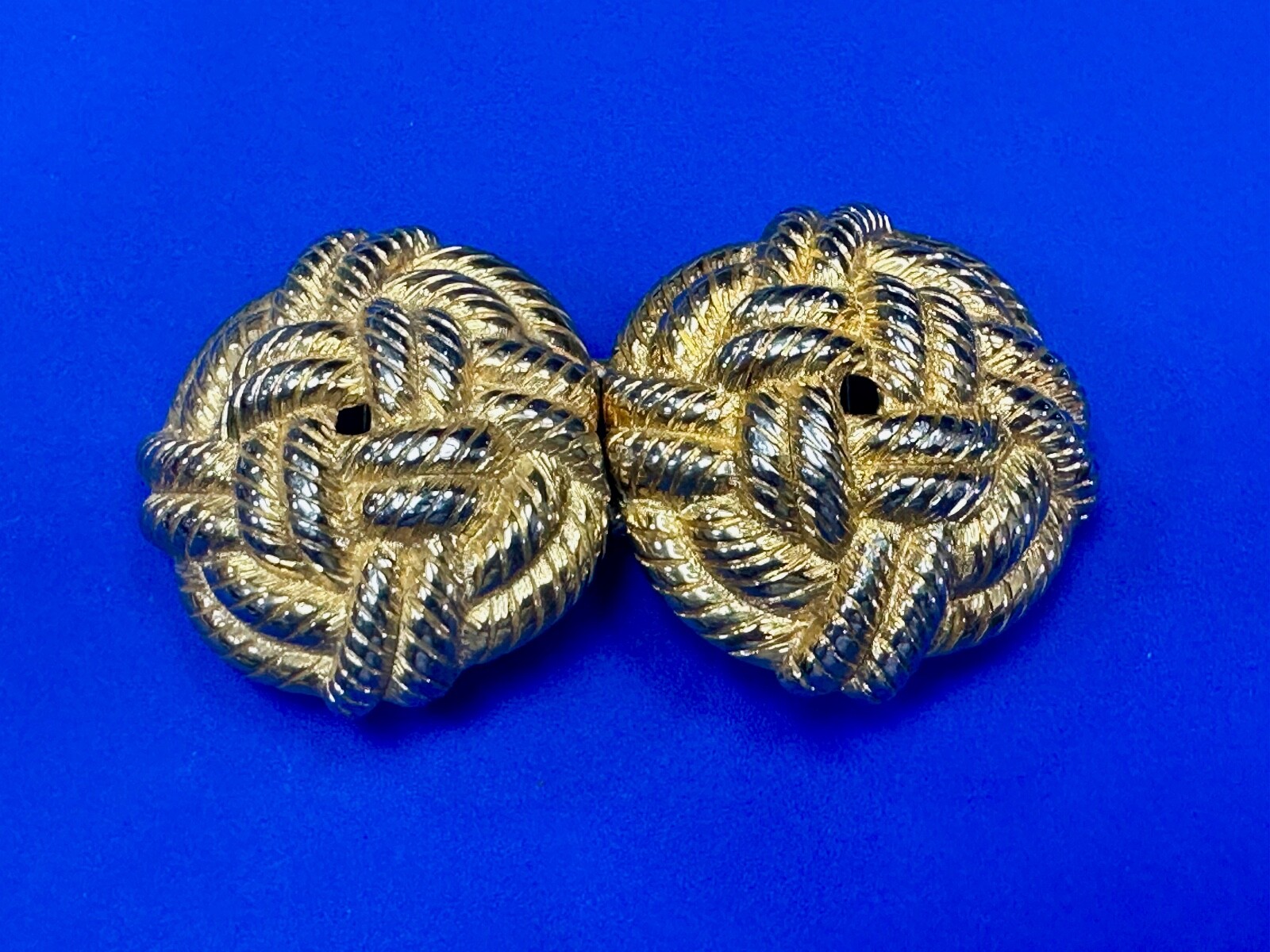 Square Knot Pattern Two Piece Interconnecting Vin… - image 1