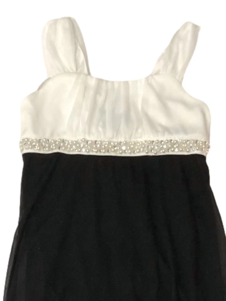 Vestido largo de fiesta semiformal con perlas blanco y negro para niñas Foto 2 de 3