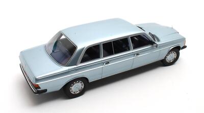 Mercedes E250 W123 1978 – Bleu Diamant – 1/18 Cult Models CML005-2 – Résine