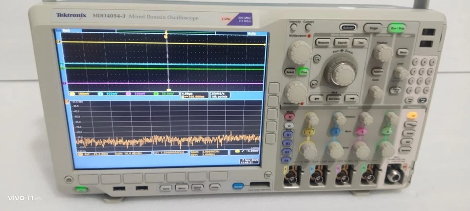 TEKTRONIX MDO-4054-3 - MIXED DOMAIN OSCILLOSCOPE - 500 MHz - Image 4 of 4