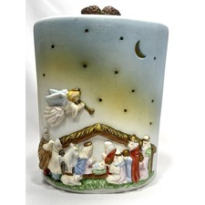 Ancienne veilleuse religieuse Noël céramique avec crèche surélevée
