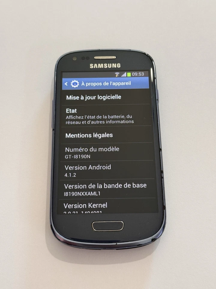 Samsung Galaxy S3 mini (GT-I8190N) - Bloqué SFR, sans batterie - Pour pièces - Photo 4/4