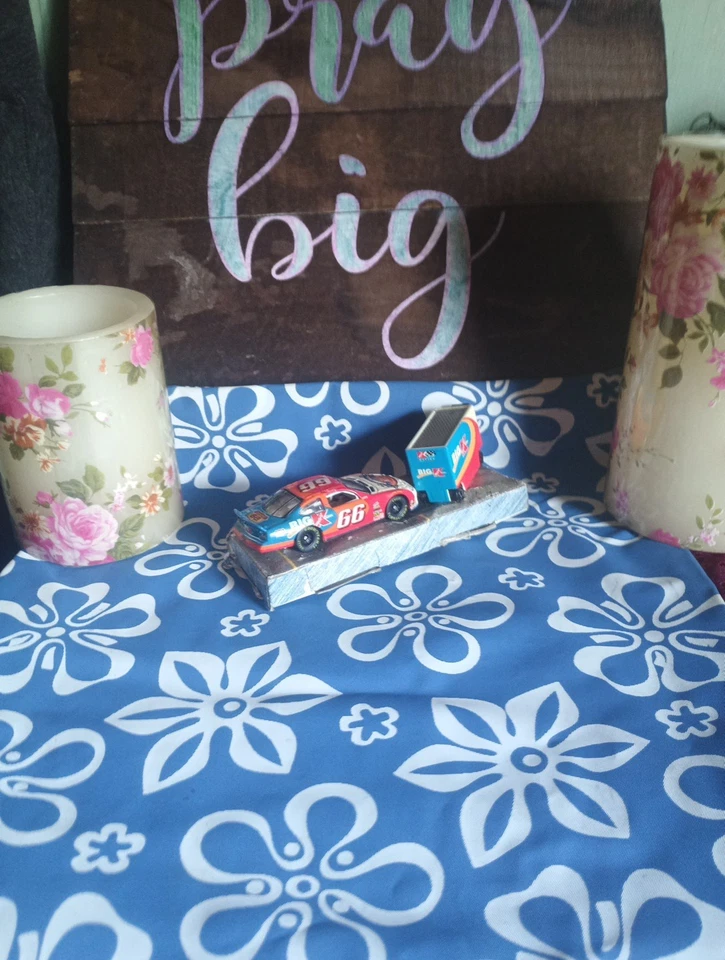 Hot Wheels Racing #66 Darrell Waltrip Big KMart Trading Paint Series 1:24 - Image 4 of 4