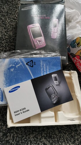 Samsung SGH E250 - Light Pink (Unlocked) Mobile Phone - 第 4/5 張圖片