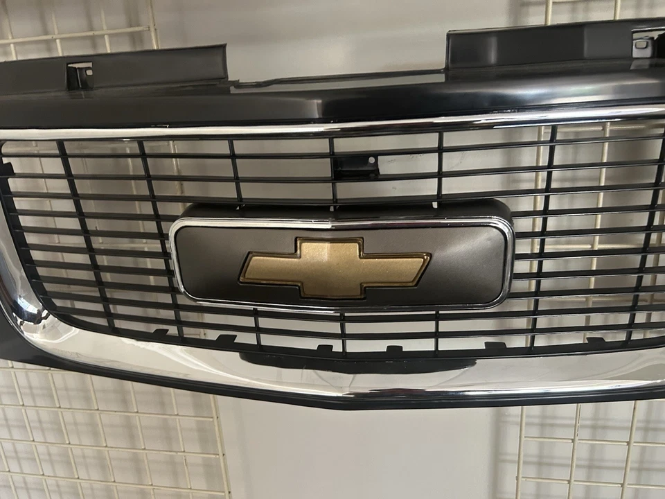 EMBLEMA REJILLA OBS Cheyenne Foto 2 de 4