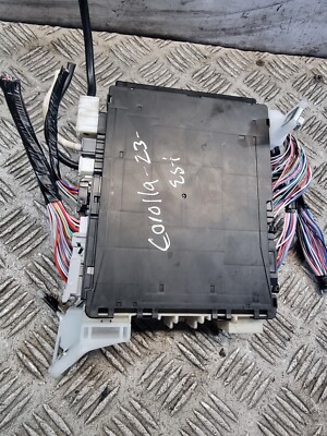 TOYOTA COROLLA KOMBI BLOCK ASSY INSTRUMENTENTAFEL ABZWEIGUNG 8273012Z20 HYB 2023