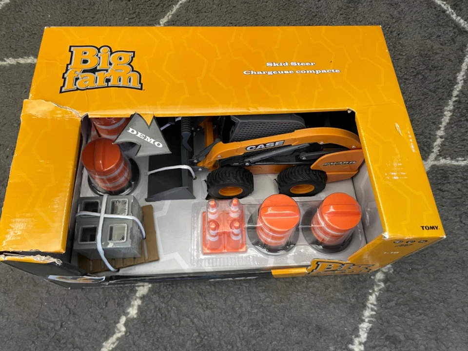 1/16 Big Farm Case SV280 Skid Loader Steer Set with Accessories 47350 - Image 2 of 4