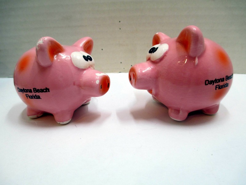 Vintage Salt & Pepper Shakers Pink Pigs Piggy Bank Style Daytona Beach Florida