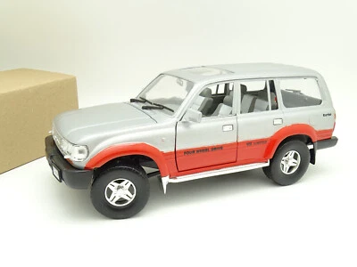 Road Legends SB 1/18 - Toyota Land Cruiser VX 1992 Grise - Photo 1/2