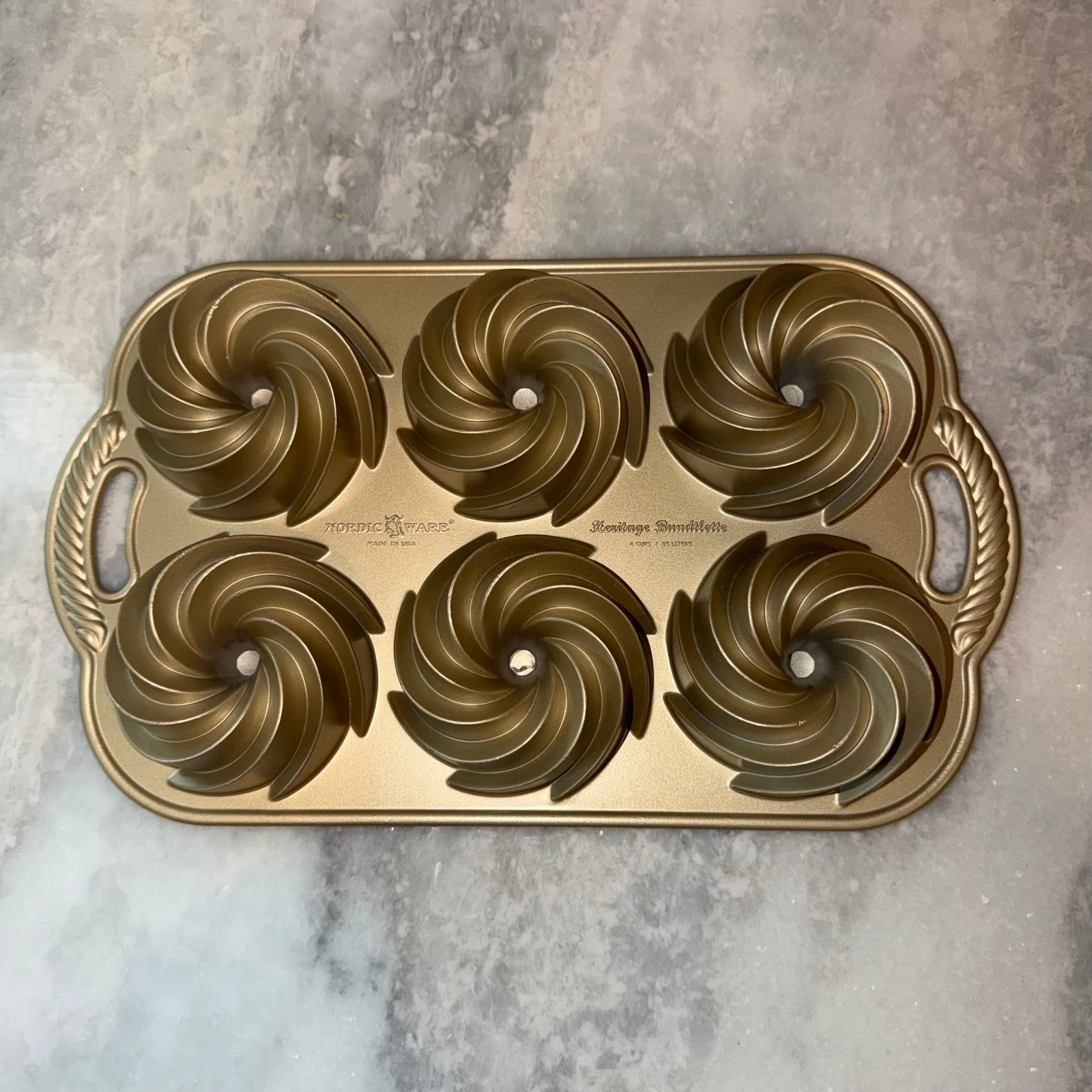 Nordic Ware Heritage Bundtlette Pan Gold Cast Aluminum 6 Cavity Mini Bundt Cake