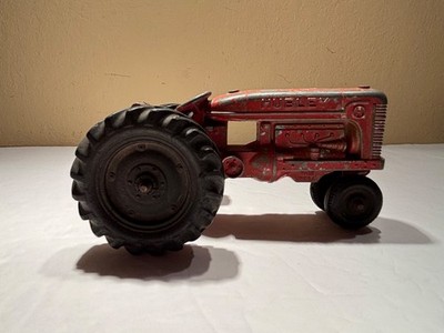 Hubley ''Kiddie Toy'' Tractor Made in the U.S.A. 