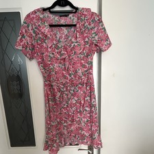 Boohoo Size 12 Pink Floral V-Neck Short Sleeve Fit & Flare Ruffle Dress
