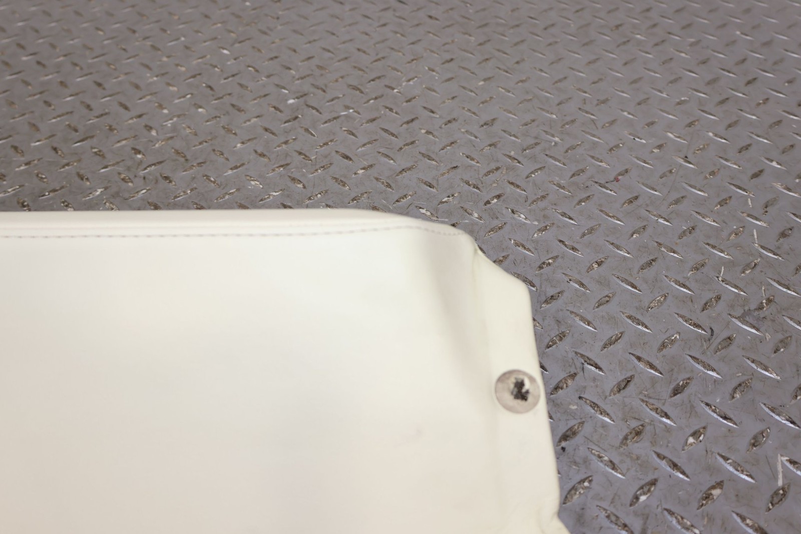 Aston Martin V8 Vantage Right Kick plate Cream P/N 6G3302348BCW