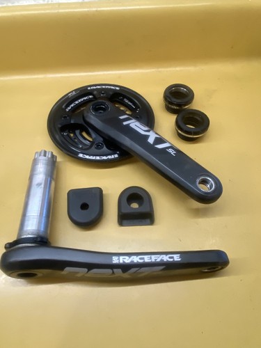 Black Race Face Next SL Carbon 175 Carbon Double 36/24t & Bash Guard Crankset