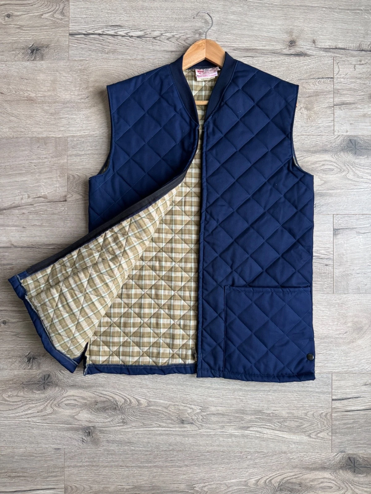 Clares-Dickies Quilted Padded Plaid Lined Workwear Vest Men's L
Opens in a new window or tab