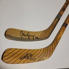 Signed Hockey Sticks - Mario Lemieux 66 - Jaromir Jagr 68 — photo 1