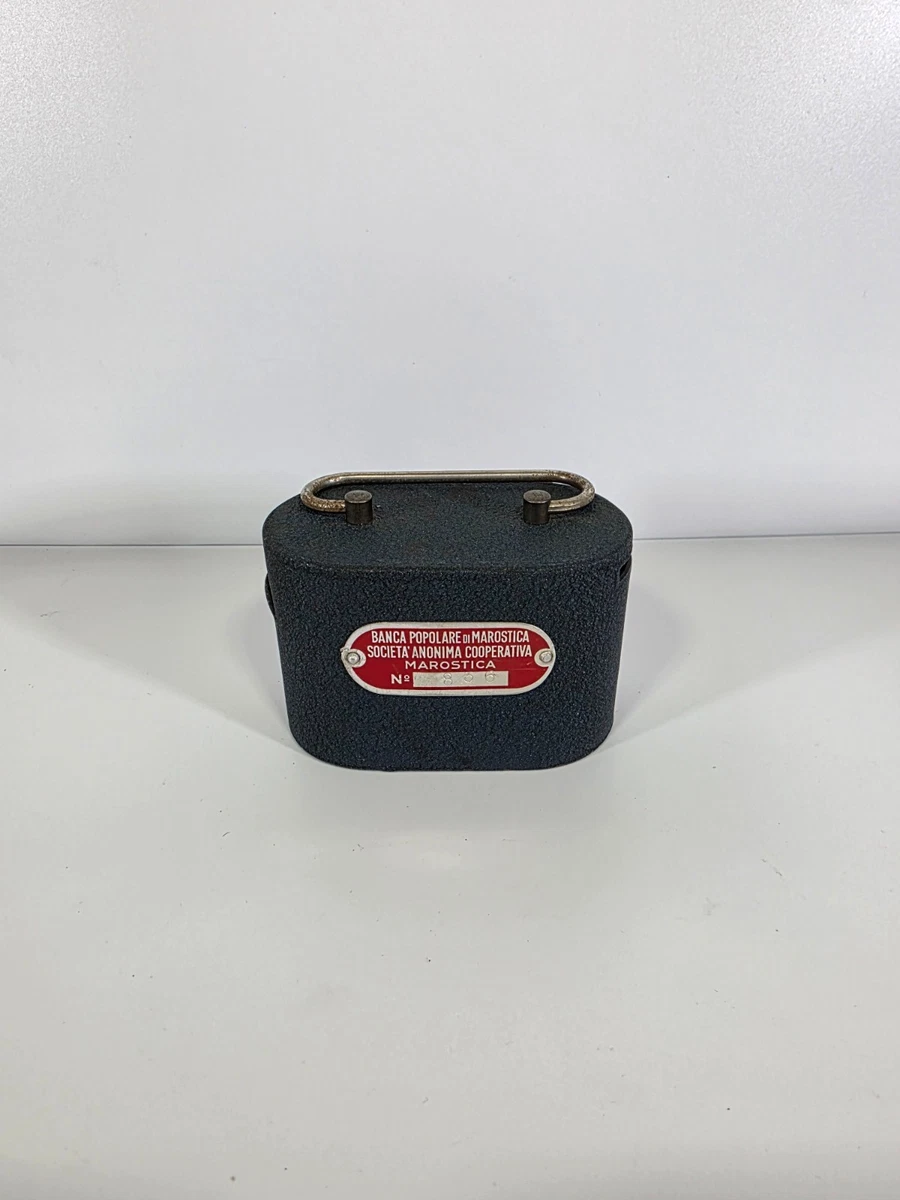 Minions Salvadanaio SALVADANAIO IN LATTA ROTONDO D.9,8X25H CM Salvadanaio Latta Usato