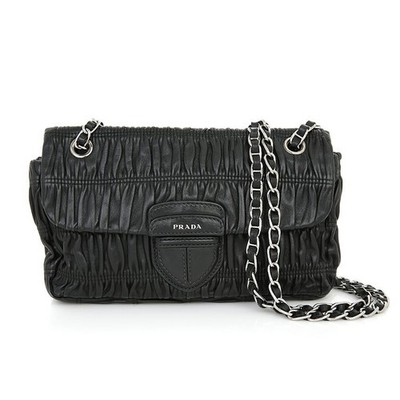 ショルダーバッグ・ポシェット Prada Gaufre Leather Chain Shoulder Bag Black Prada Nappa Gaufre Small Shoulder Flap Bag with Small Pouch