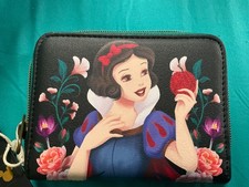 Loungefly Disney Snow White Apple Zip Around ...