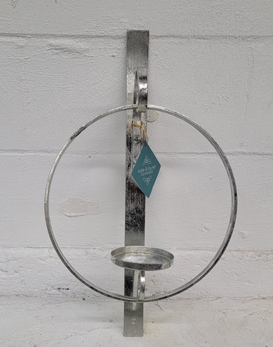 Kate and Laurel Doria Metal Wall Candle Holder Sconce, Silver no glass